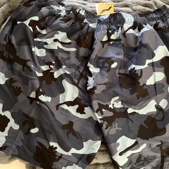 NWT Norty Men’s Swim Trunks - Picture 1 of 4